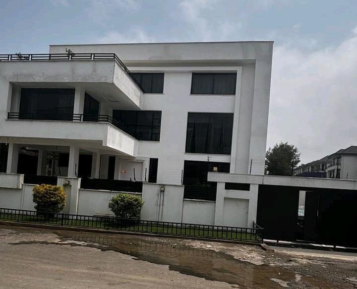Luxury House For Sel