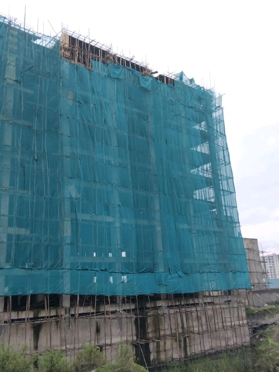 አያት አየር መንገድ ቤቶች ጎን    በካሬ  68