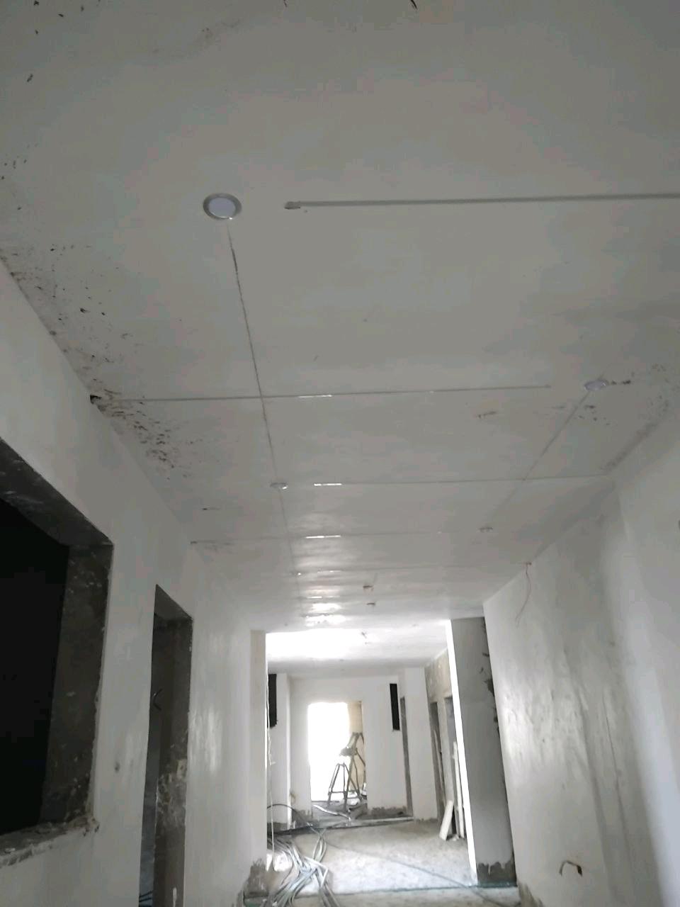 ካዛንቺስ (ባምቢስ ሱፐር ማርኬት ፊትለፊት)የተና