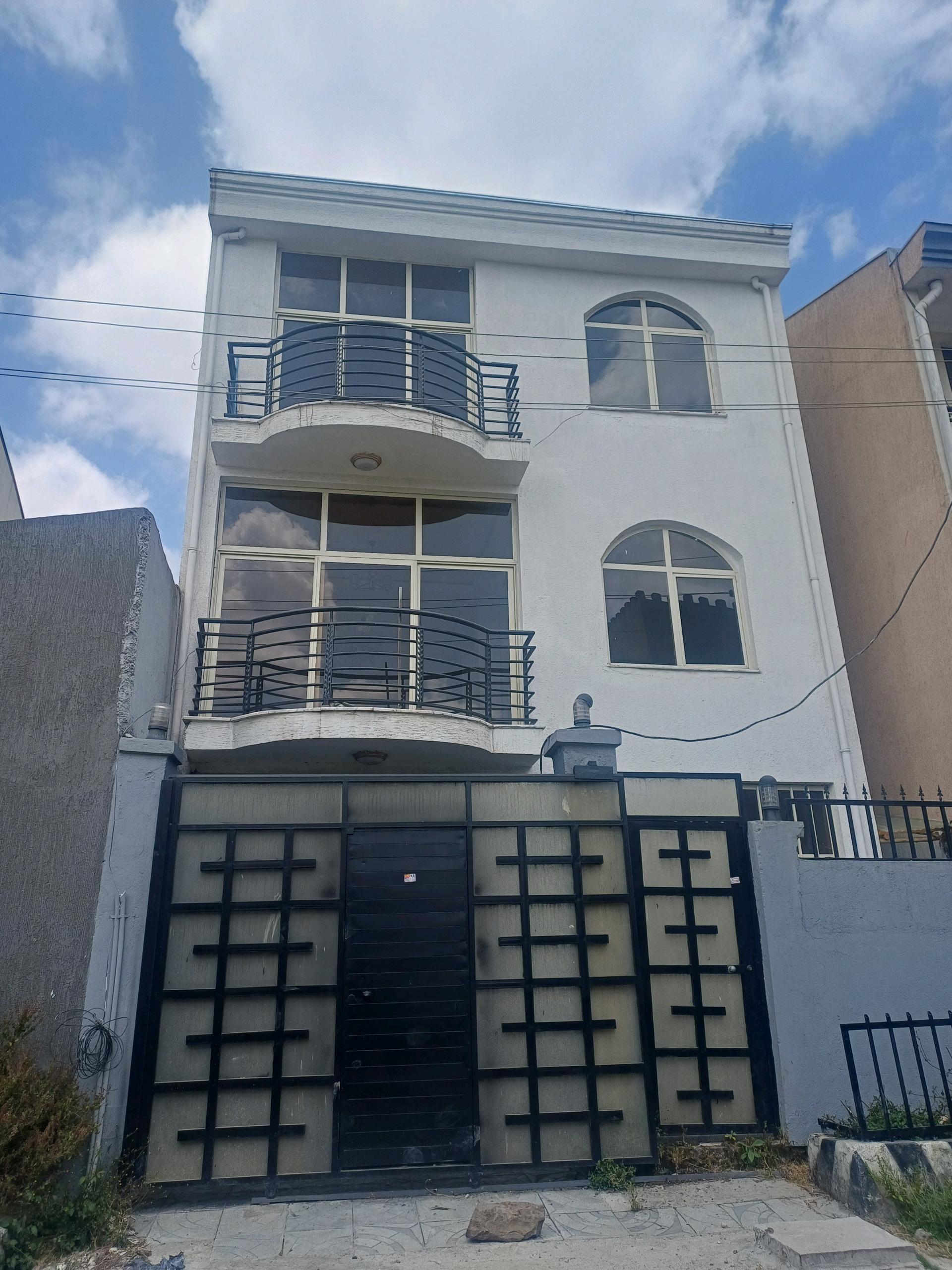 Property thumbnail 2