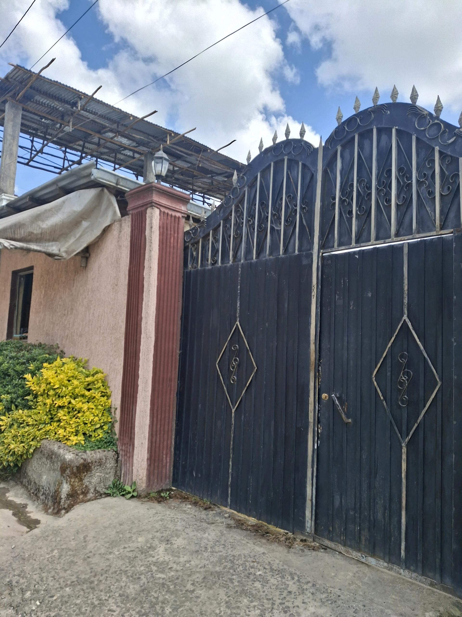 House For Urgent Sell