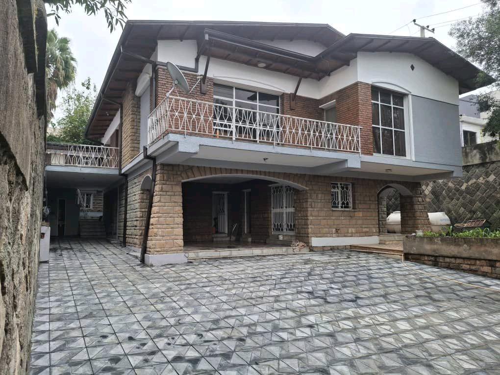 Villa House In Vatican