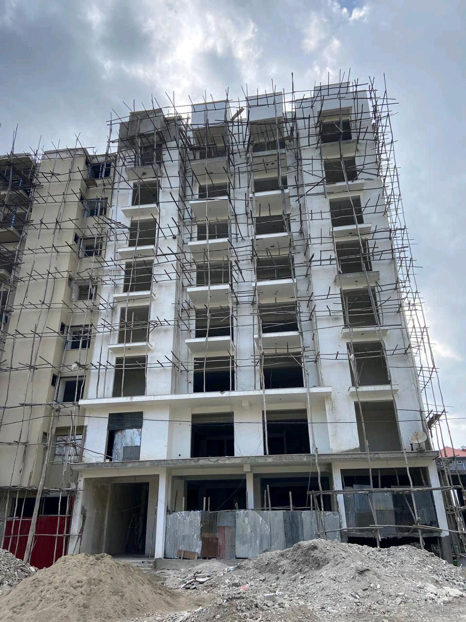 አያት - ፈረስ ቤት B + G + 7 አፓርትመንት