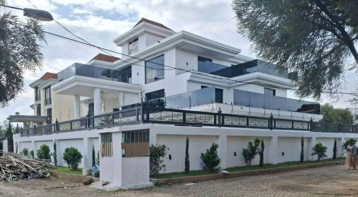 የሚሸጥ ዘመናዊ ቤት, Addis Ababa