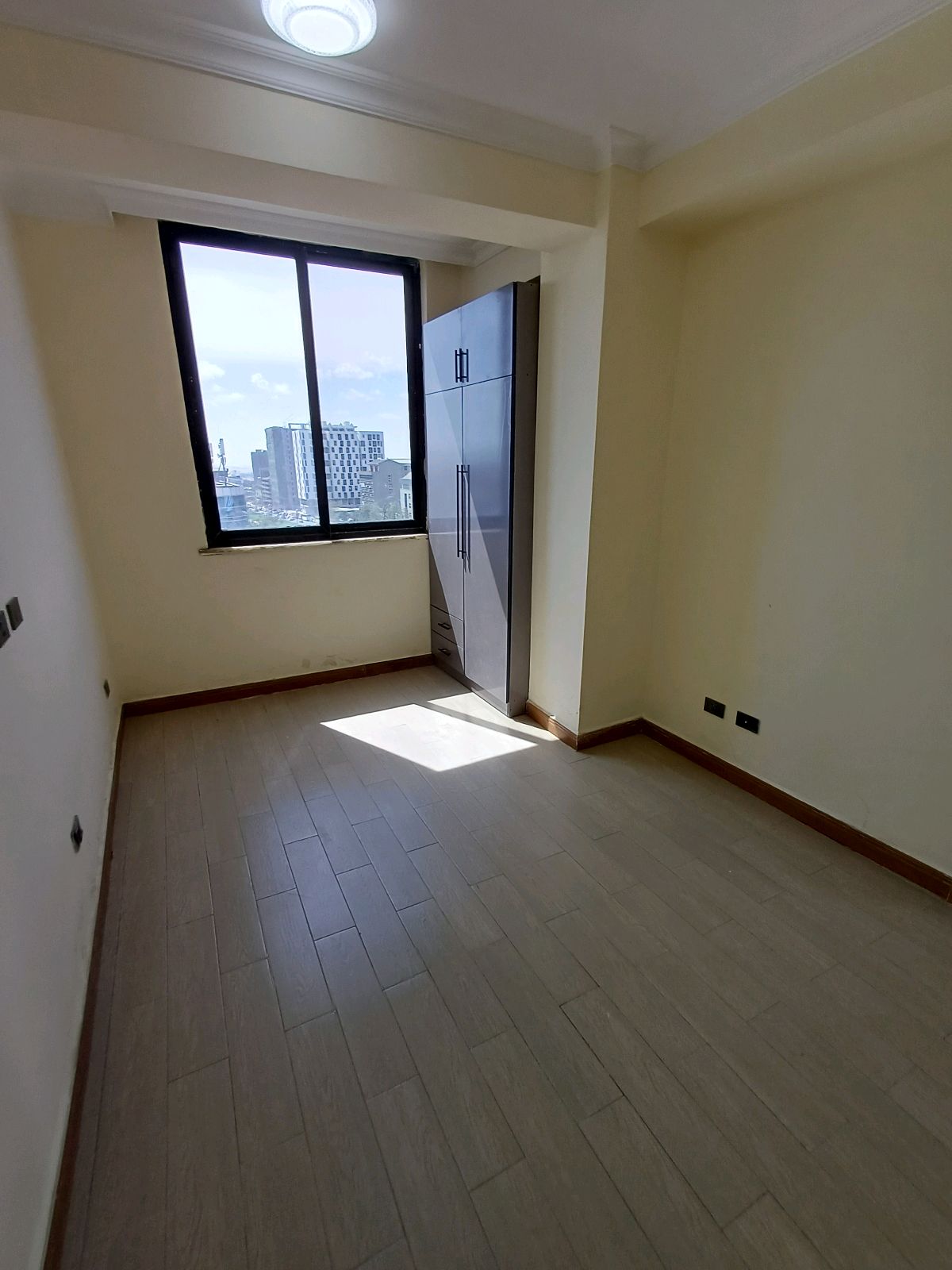 Property thumbnail 9